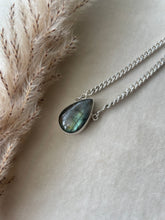 Load image into Gallery viewer, The Emerald Tear Necklace (18inch)