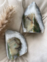Load image into Gallery viewer, The Pyramid Agate