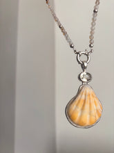 Load image into Gallery viewer, The Sunshine Scallop Shell Necklace
